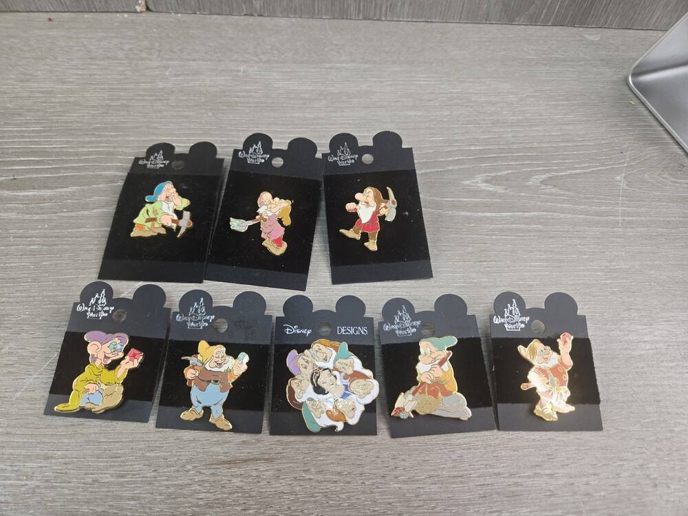 Snow White & 7 Dwarves Set Doc Grumpy Happy Sleepy Bashful Sneezy Disney Pin 666